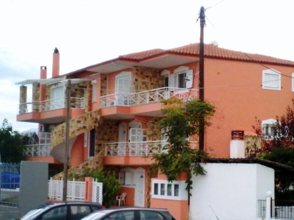 Detached House In Peloponnese With 450 M² And Garden