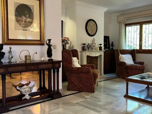 6-bedroom Villa In Málaga, Spain (360 M²)