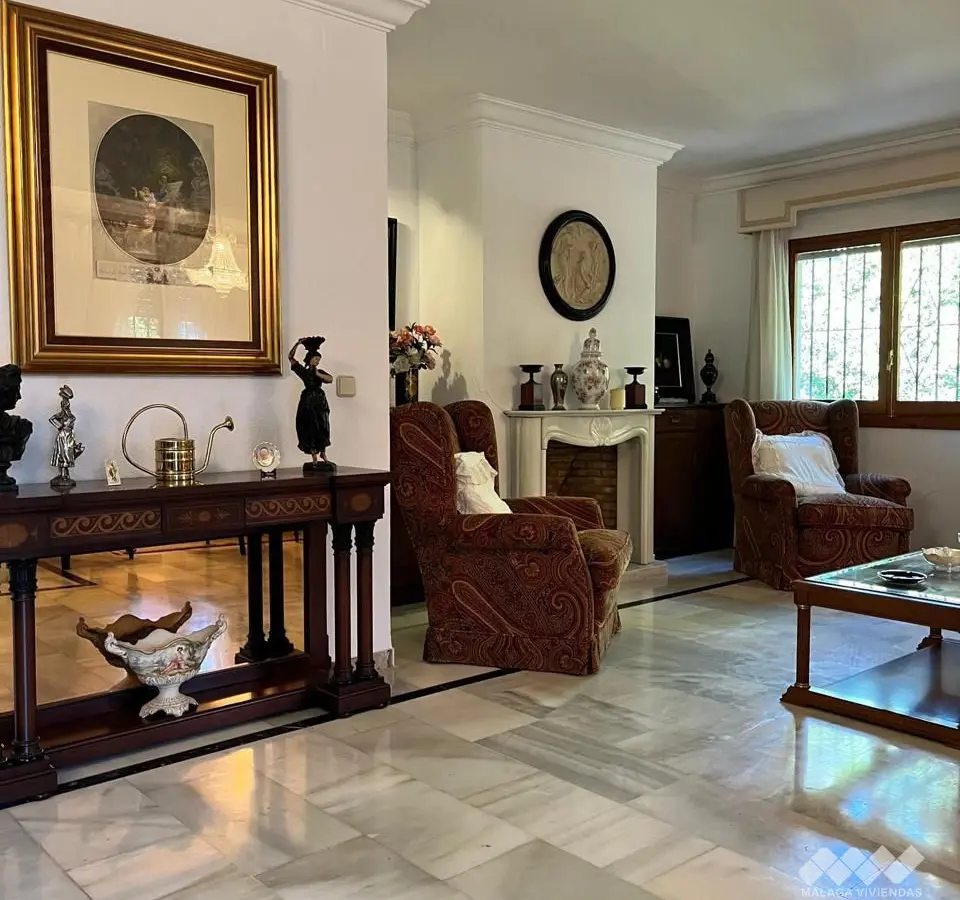 6-bedroom Villa In Málaga, Spain (360 M²)