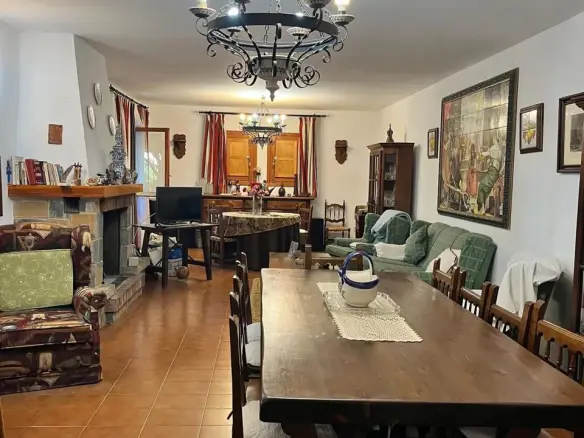 6-bedroom Villa In Málaga, Spain (360 M²)