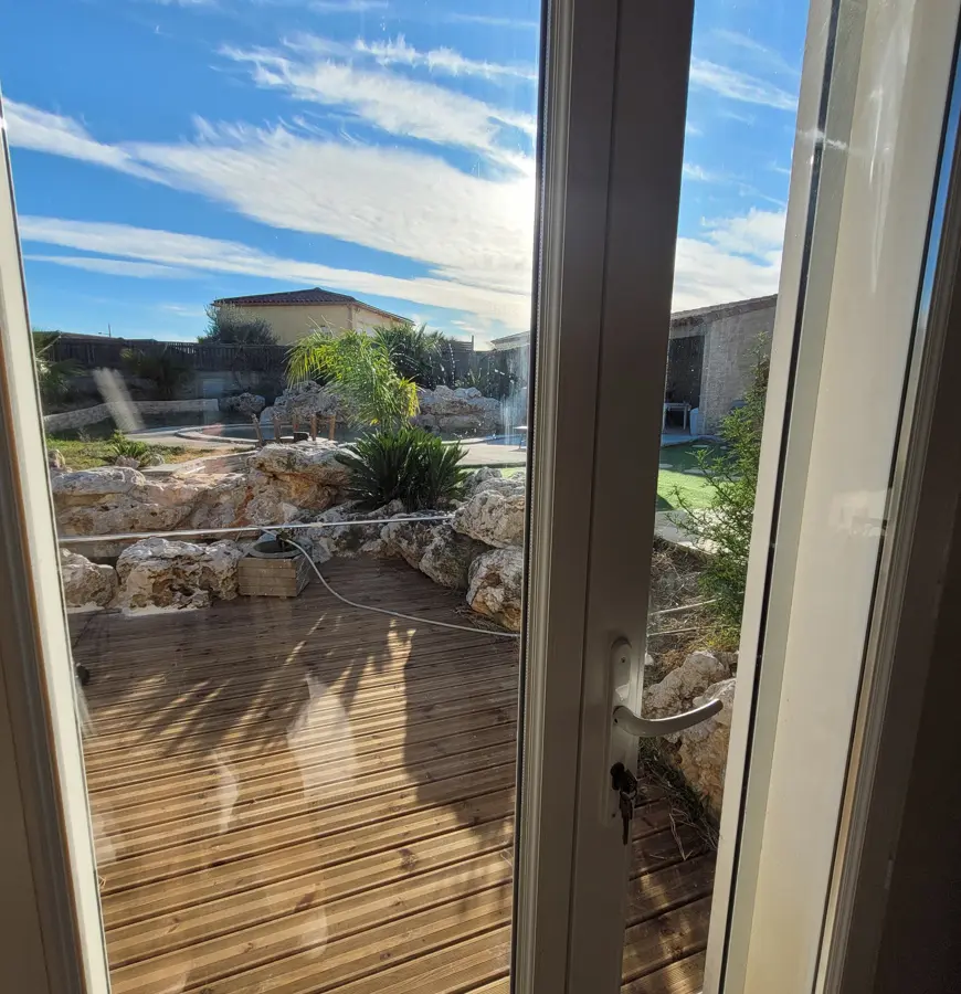 5-bedroom Detached House In Alignan Du Vent, France (140 M²)