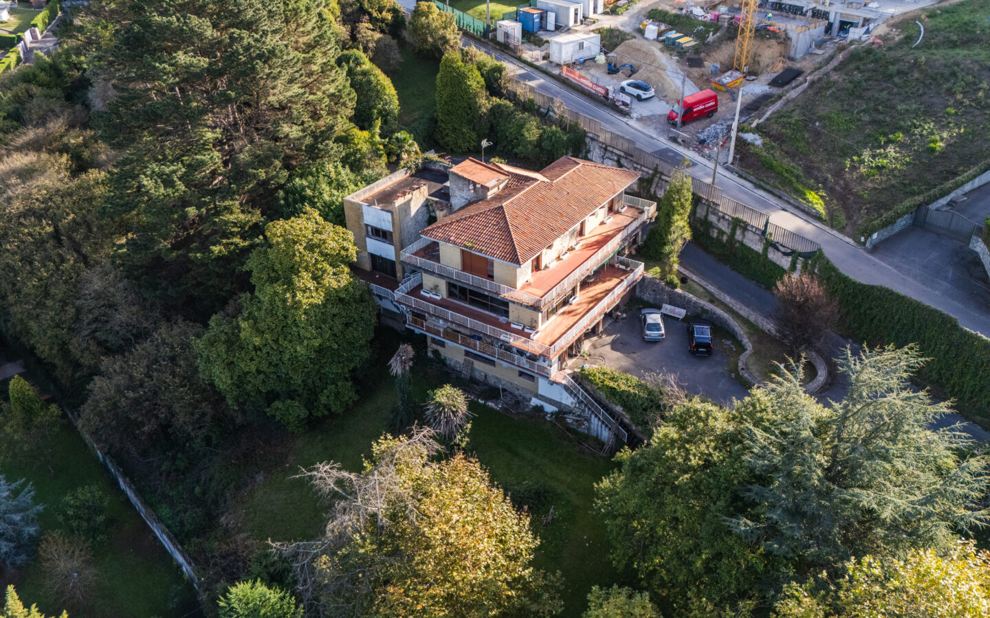Chalet With Plot Available In Somio