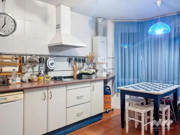 4-bedroom Villa In Las Lagunas De Mijas, Spain (240 M²)