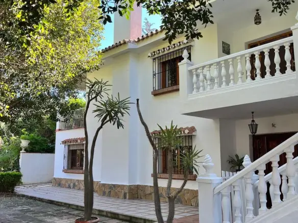 6-bedroom Villa In Málaga, Spain (360 M²)