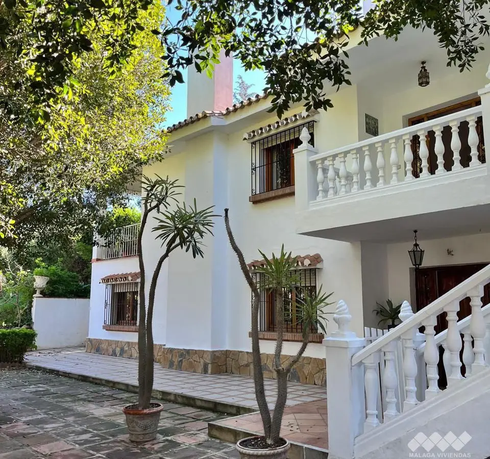 6-bedroom Villa In Málaga, Spain (360 M²)
