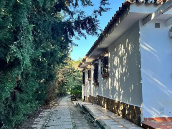 6-bedroom Villa In Málaga, Spain (360 M²)