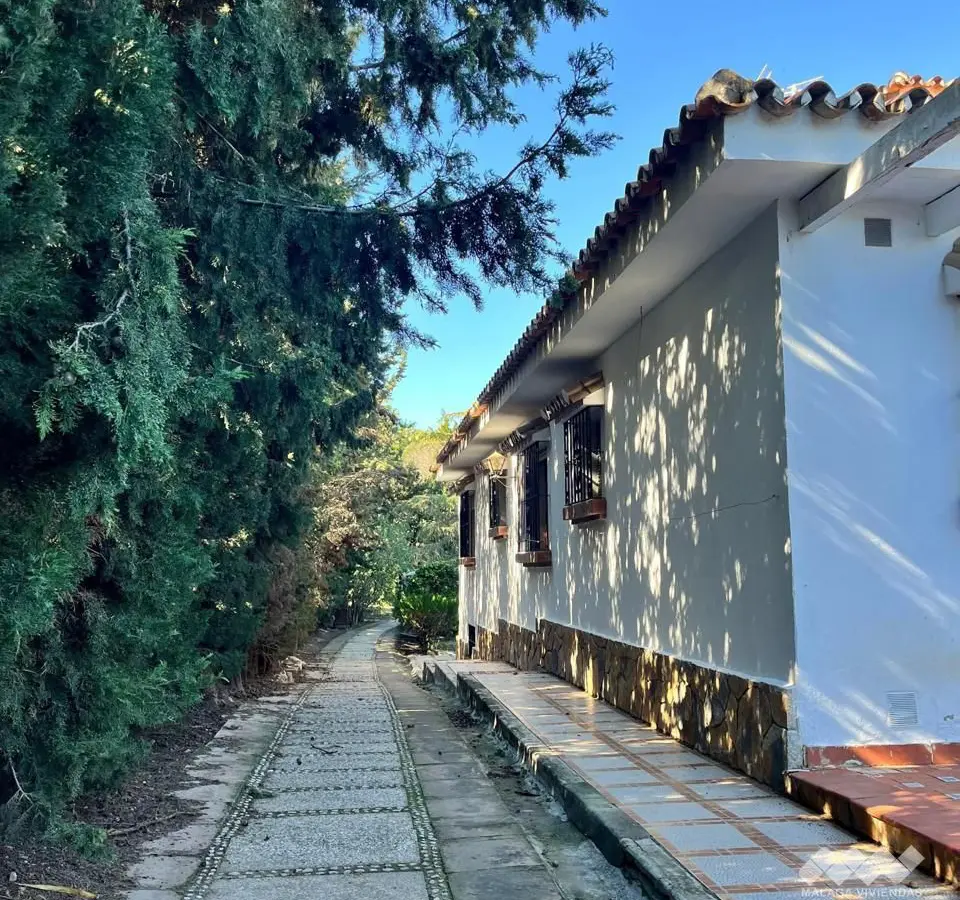 6-bedroom Villa In Málaga, Spain (360 M²)