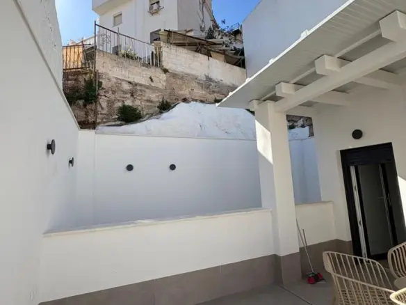 1-bedroom Villa In Málaga, Spain (130 M²)
