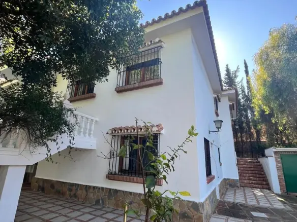 6-bedroom Villa In Málaga, Spain (360 M²)