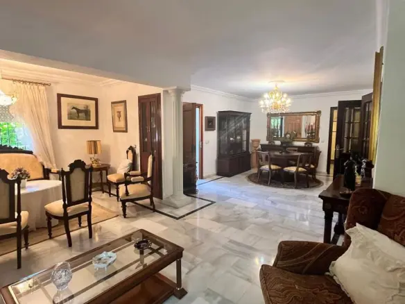 6-bedroom Villa In Málaga, Spain (360 M²)