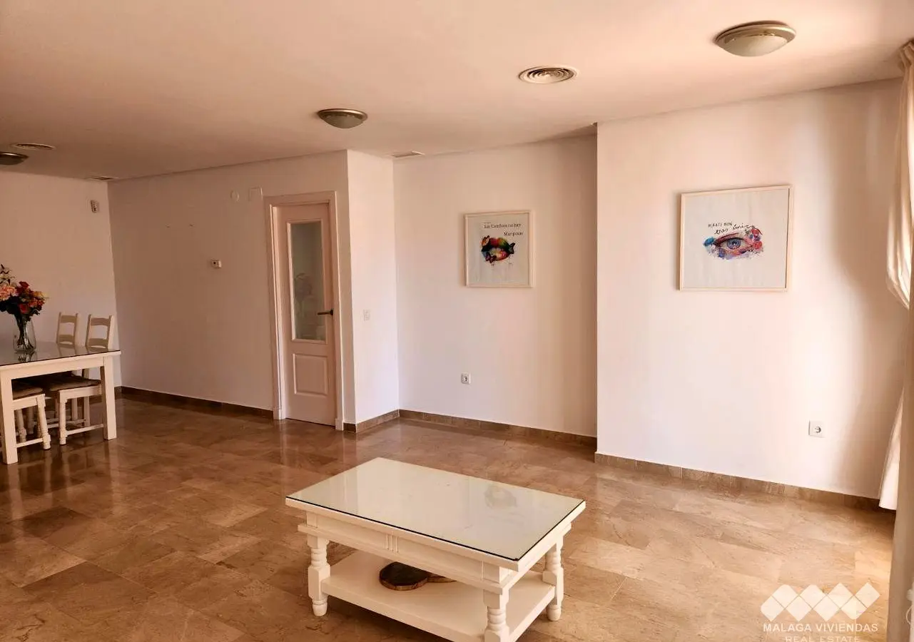 2-bedroom Flat In Benalmádena, Spain (187 M²)