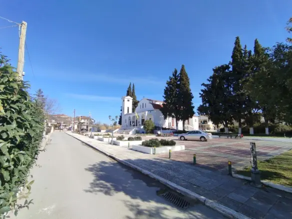 Plot Of 321 M² In Thessaloniki Suburbs With Potential