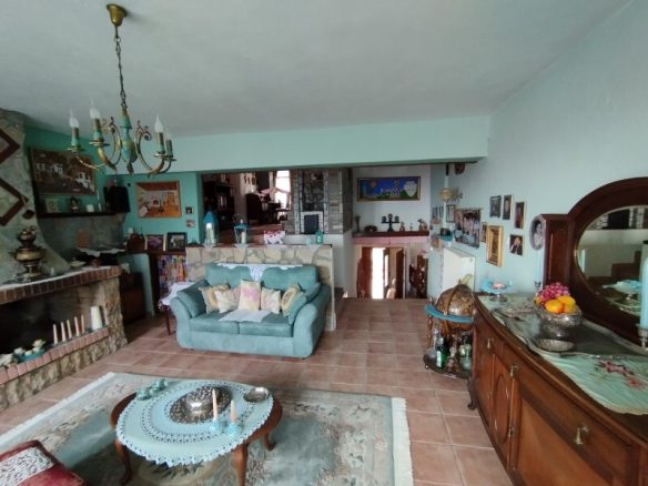 Hotel Property 1460 M² Located In Thessaloniki Suburbs