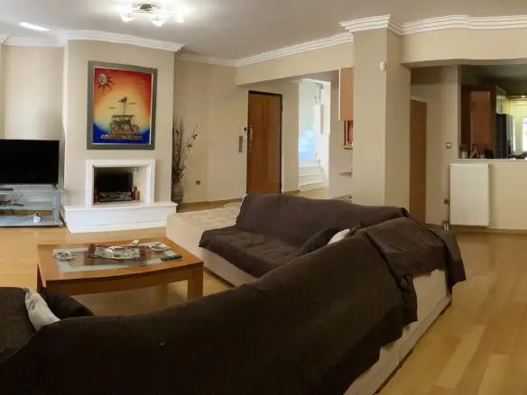 Duplex With 4 Bedrooms Located In Athens