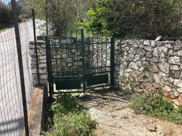 Detached House With 2 Bedrooms Located On Olympic Coast