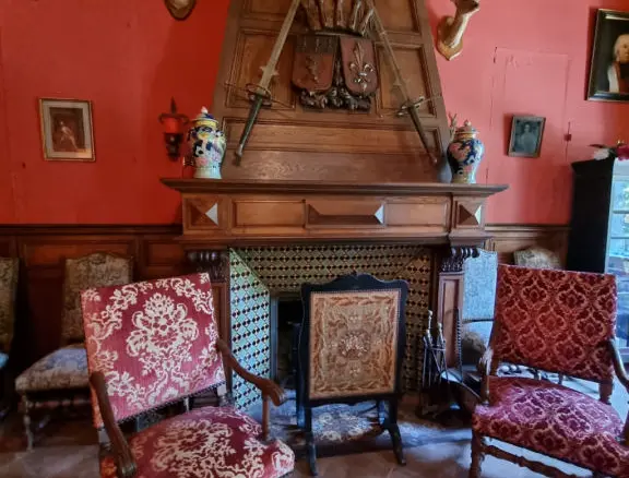 Aude. Authentic 16th Century Château, 3 Independent Cottages. 14 Acres.