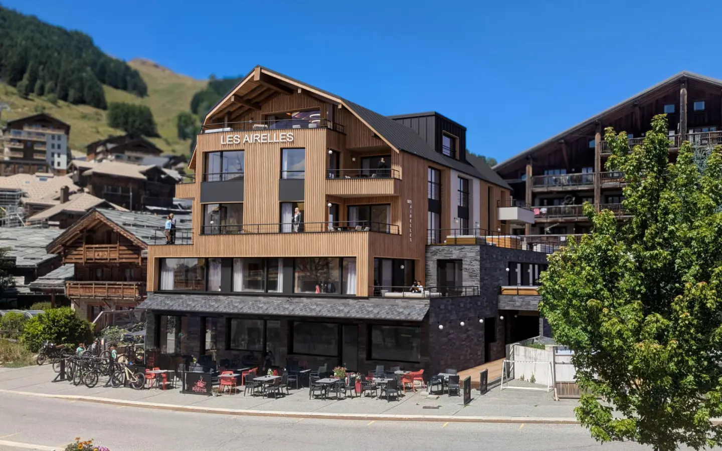 2 Bedroom Ski Apartment Located Close To Les-deux-alpes