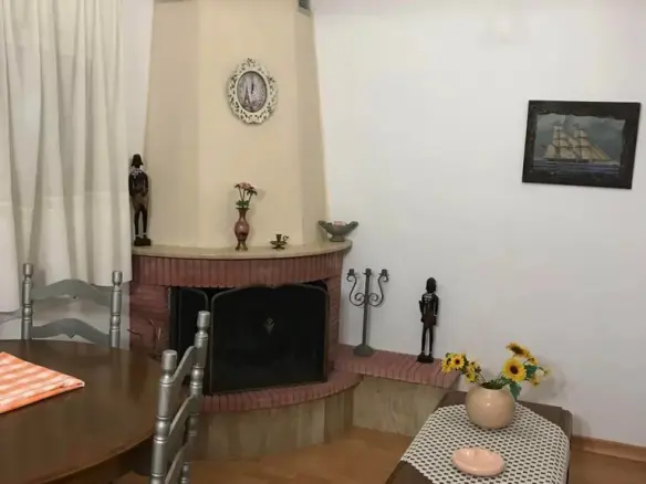 Detached House With 2 Bedrooms Located On Olympic Coast