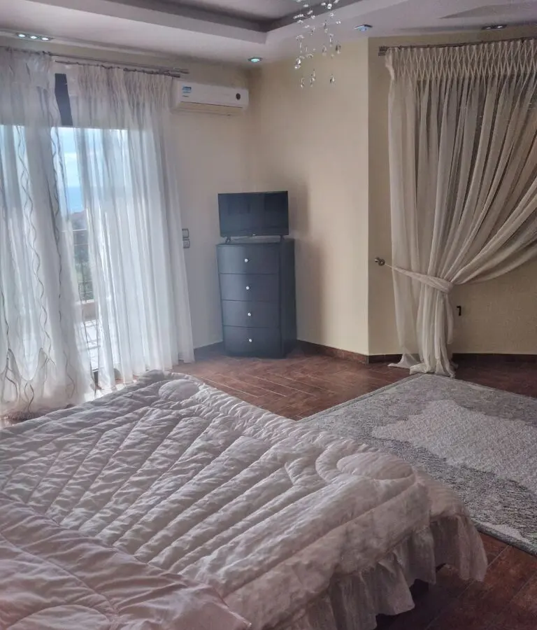 Detached House With 5 Bedrooms In Thessaloniki Suburbs