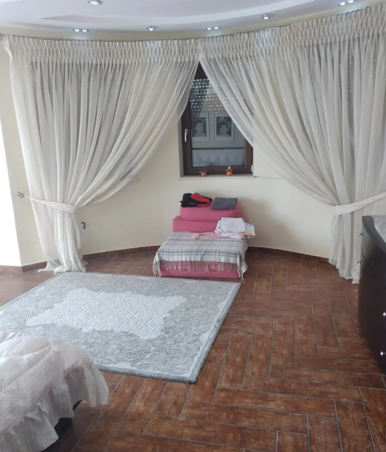 Detached House With 5 Bedrooms In Thessaloniki Suburbs