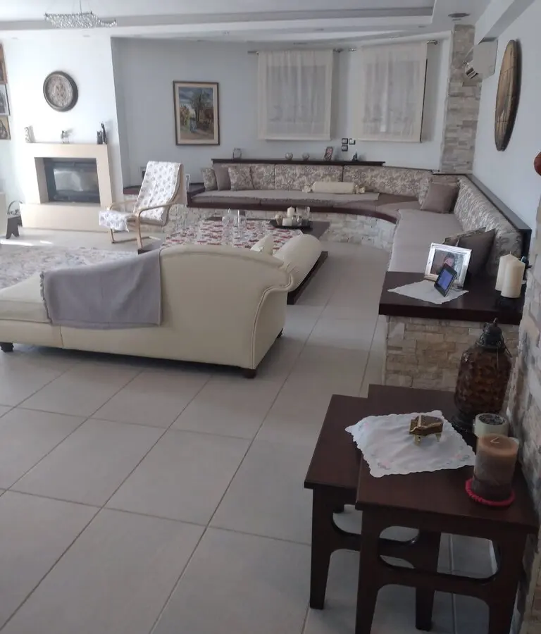 Detached House With 5 Bedrooms In Thessaloniki Suburbs