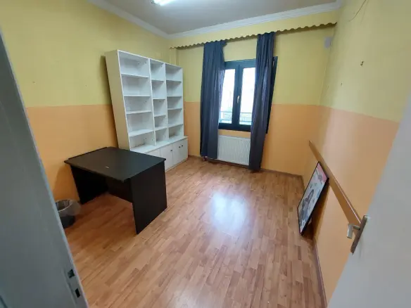 5-bedroom Flat In Lagkadas, Greece (130 M²)