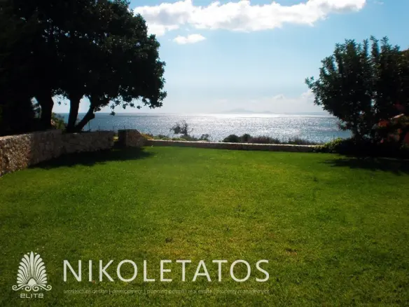 Charming Villa Retreat In Skala, Greece