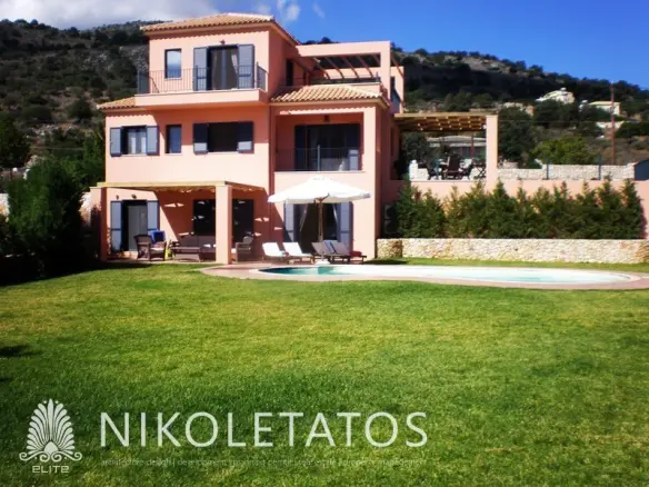 Charming Villa Retreat In Skala, Greece