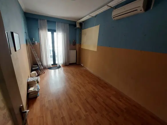 5-bedroom Flat In Lagkadas, Greece (130 M²)