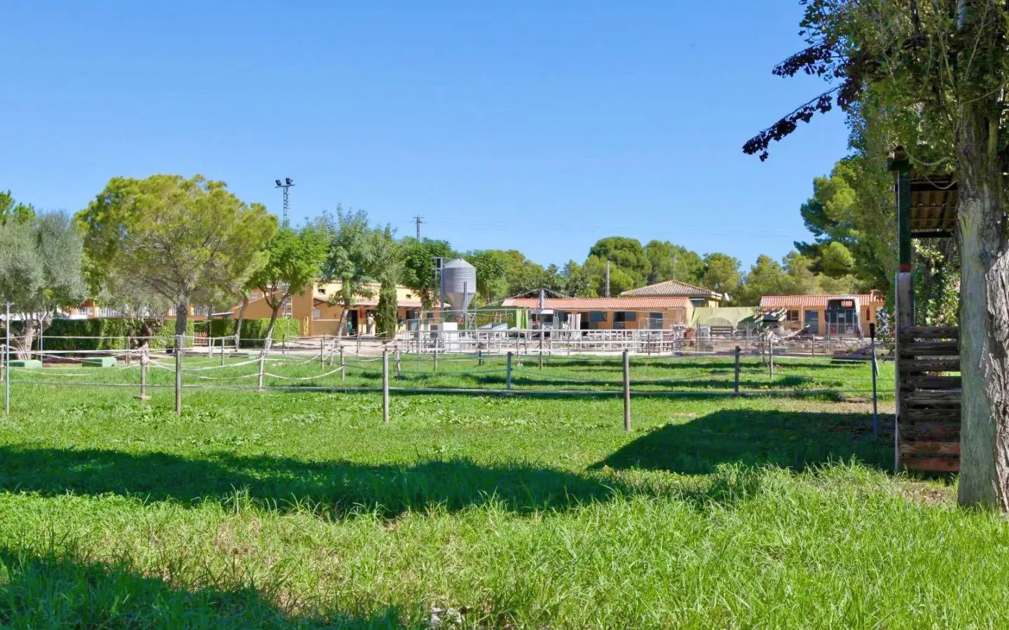 Bétera Valencia Property With Extensive 847 M² Land Area