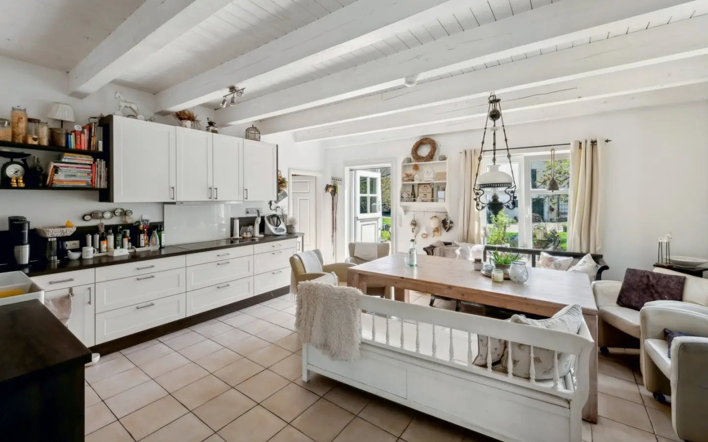 Four-bedroom Villa With Garden In Giekau