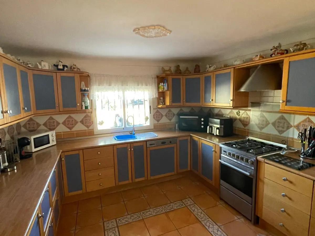 6-bedroom Country House In Ca&ntilde;ada Del Trigo, Spain (400 M²)