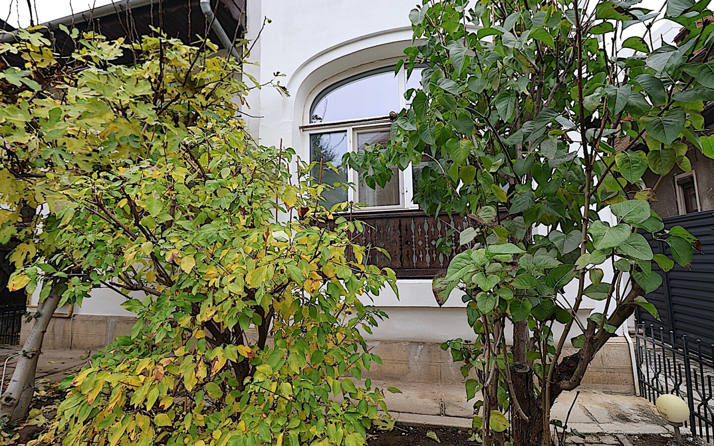 Historic House In Dorbanți – Capitale