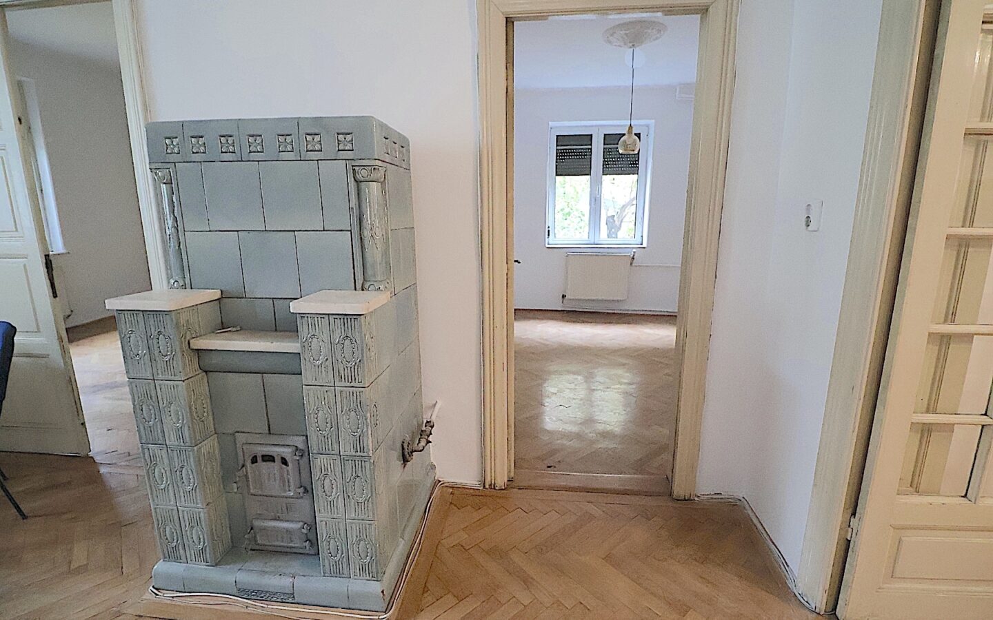 Historic House In Dorbanți – Capitale
