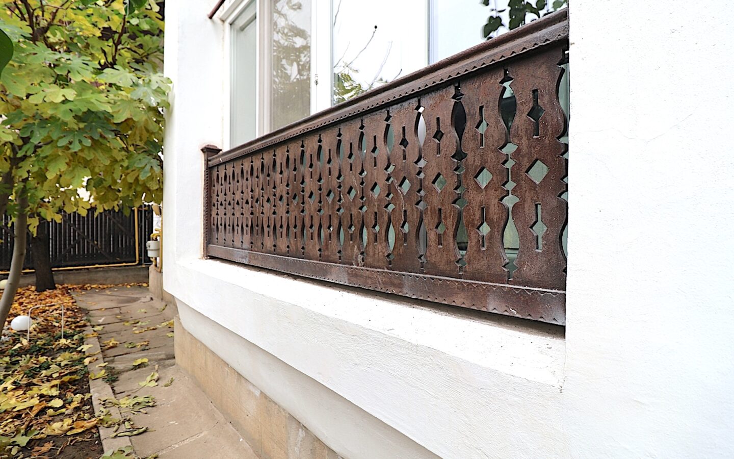 Historic House In Dorbanți – Capitale