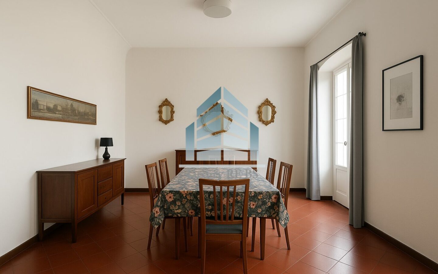 3-bedroom Vintage Apartment In Central Rome