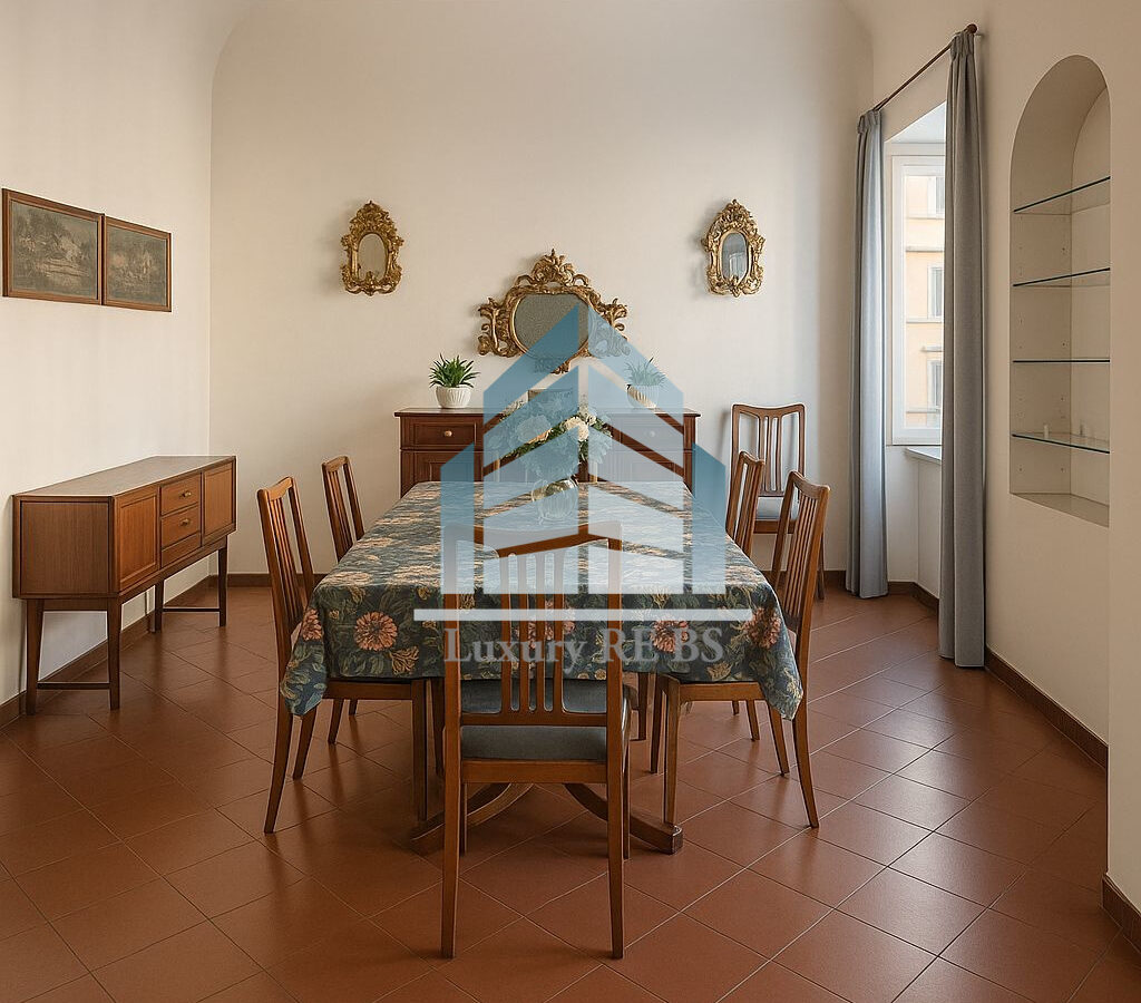3-bedroom Vintage Apartment In Central Rome