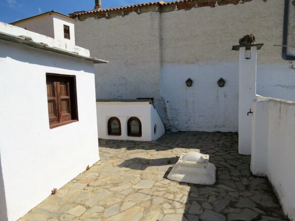 Large Townhouse In The Tranquil Village Of Yator