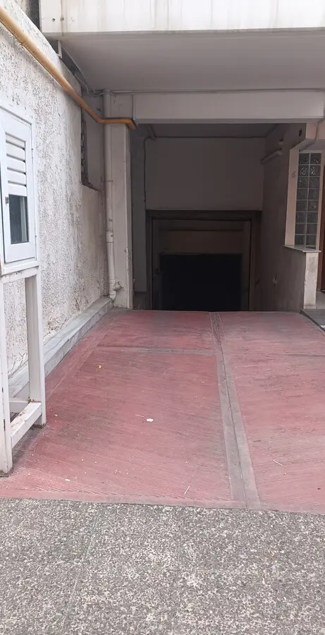 Commercial Property In Athens – Center – Center, Greece (1.250 M²)