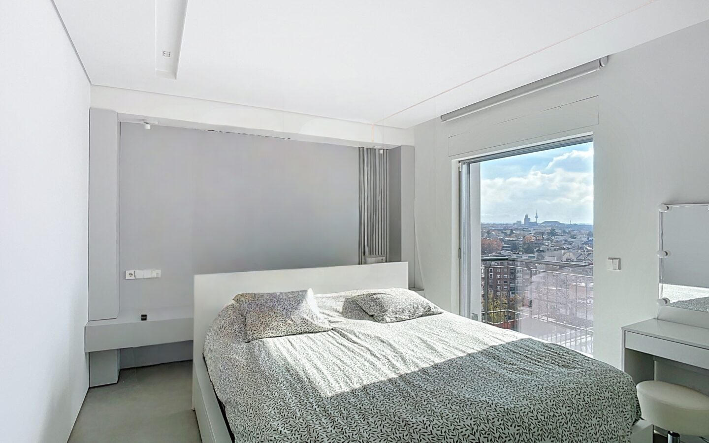 Penthouse Duplex With Terrace On Avenida Concha Espina