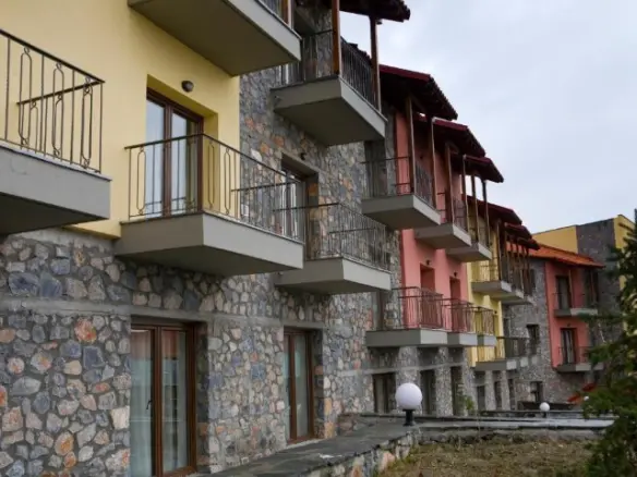 Hotel With 2500 M² In Pella, Featuring Redevelopment Potential