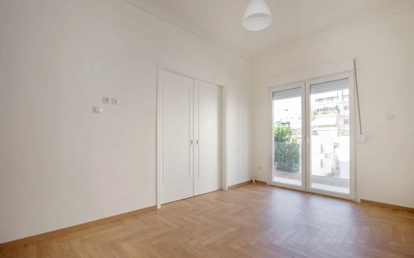 Flat With 2 Bedrooms In Athens Near Historical Landmarks