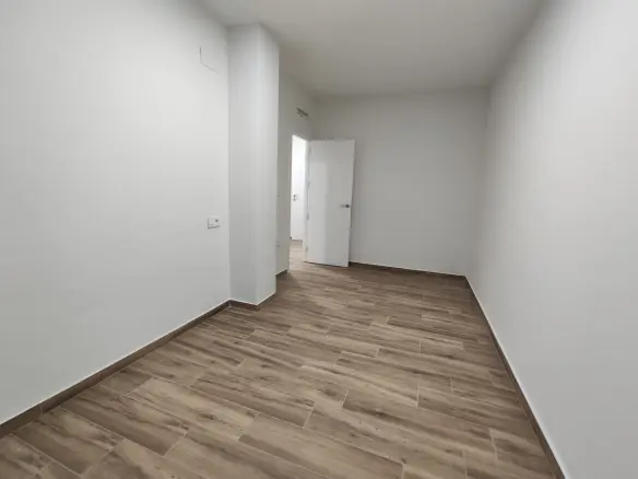 2-bedroom Townhouse In Petrer, Spain (56 M²)