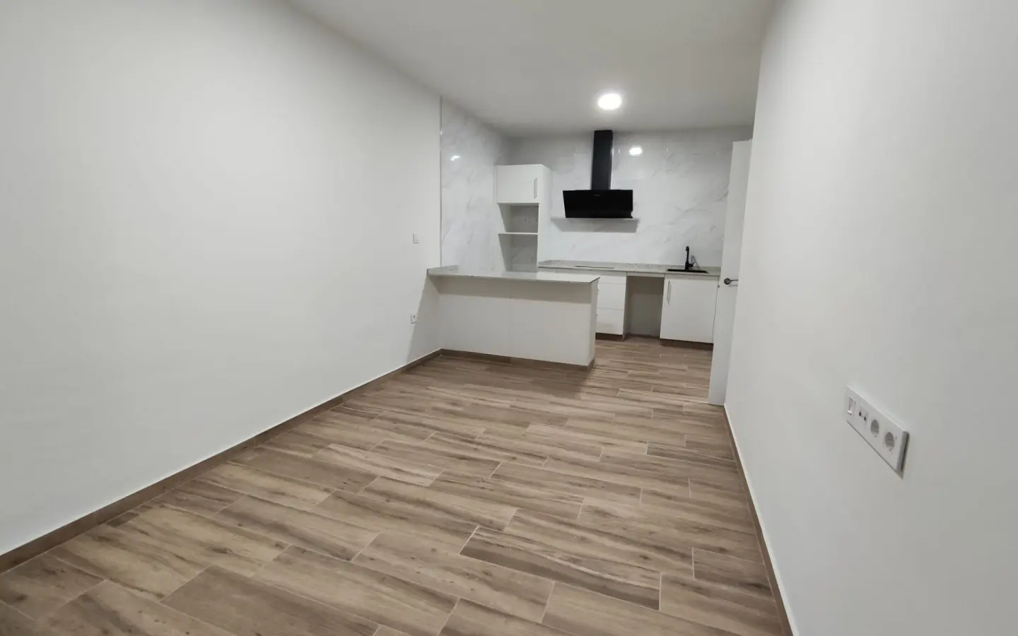2-bedroom Townhouse In Petrer, Spain (56 M²)