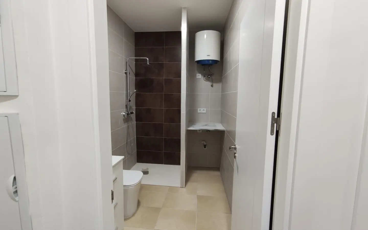2-bedroom Townhouse In Petrer, Spain (56 M²)