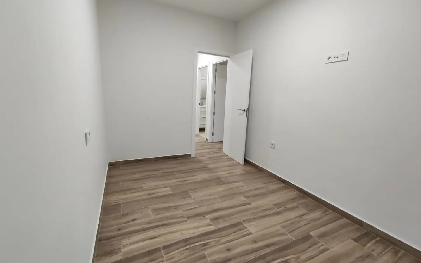 2-bedroom Townhouse In Petrer, Spain (56 M²)