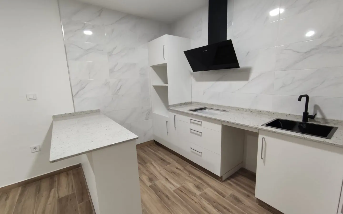 2-bedroom Townhouse In Petrer, Spain (56 M²)