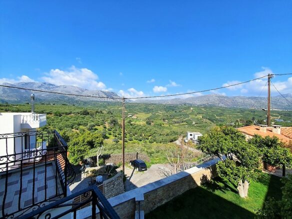 Building In Tilisos, Greece (390 M²)