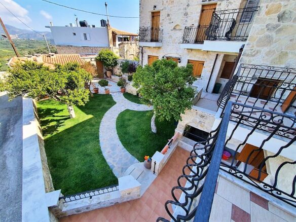Building In Tilisos, Greece (390 M²)