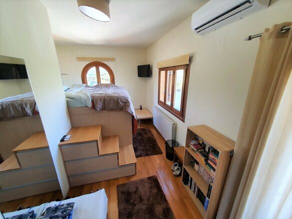 Building In Tilisos, Greece (390 M²)